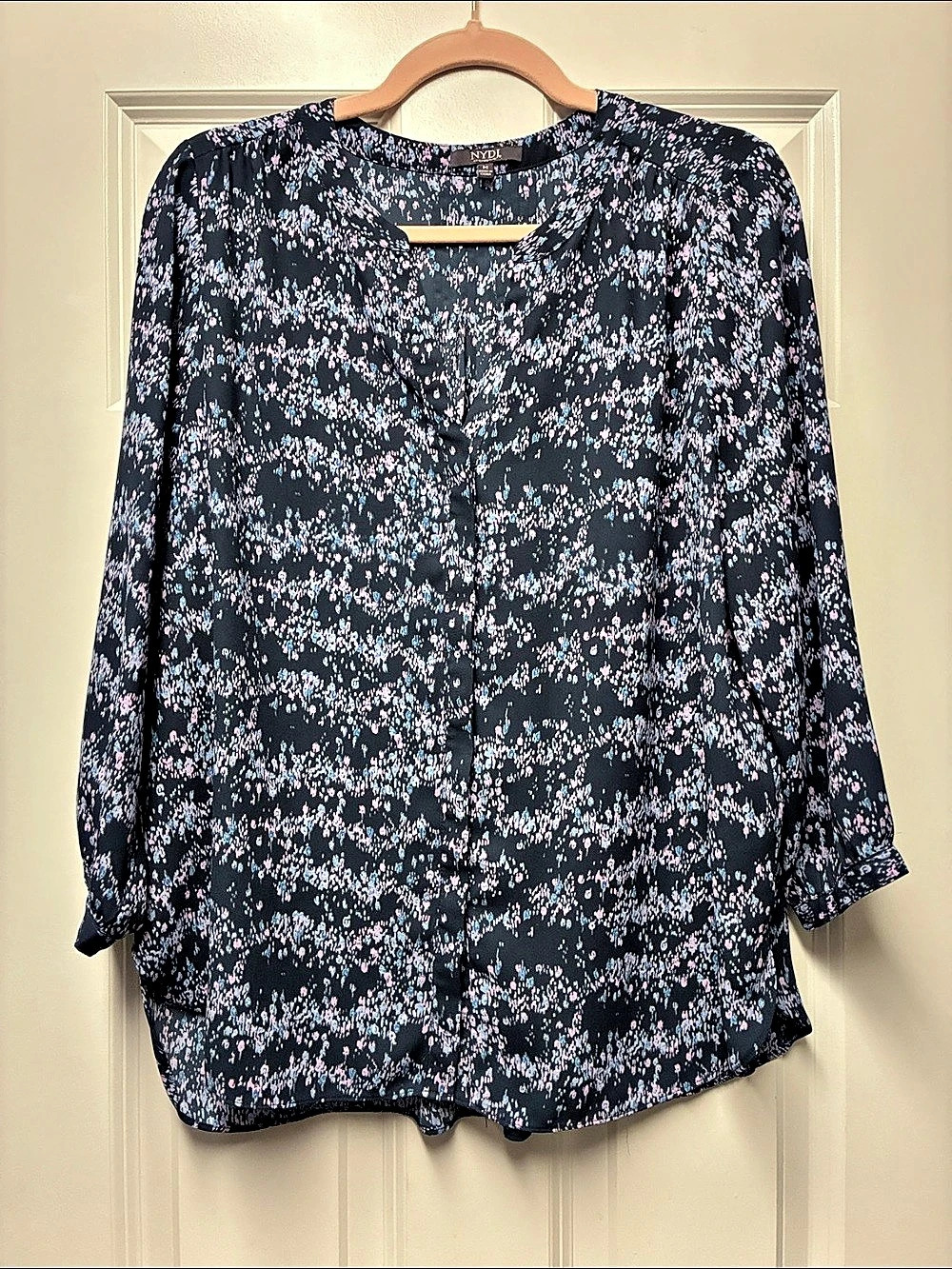 NYDJ Pintuck Blouse Floral Blouse in Blue & Pink Size Medium - Picture 1 of 3